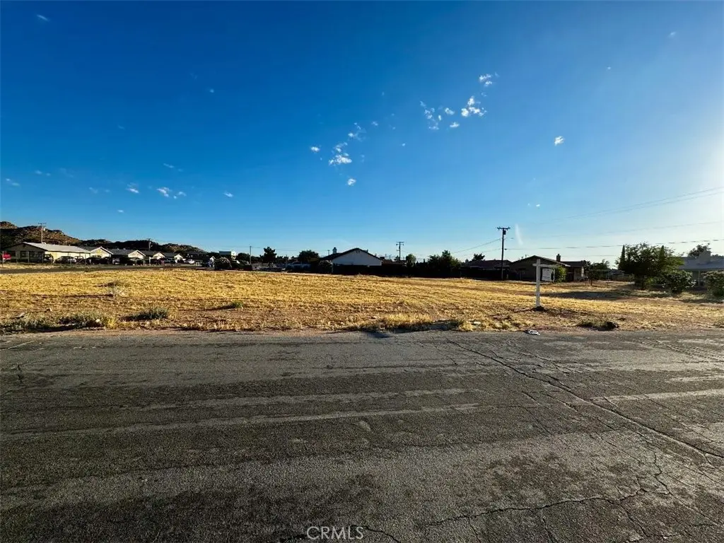 154 60 Broken Bow Road, Apple Valley, CA — listing photo 1
