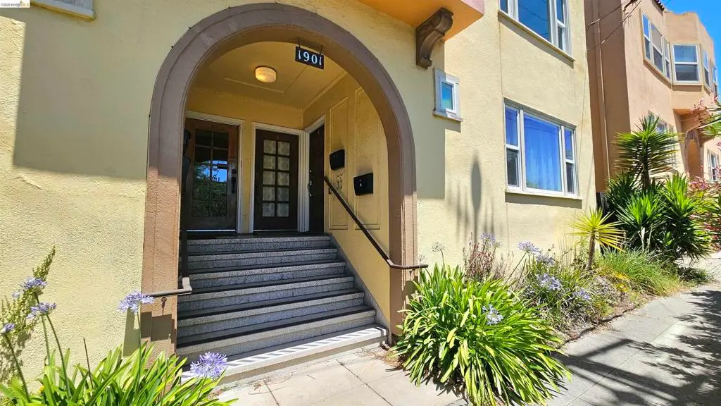 Condominium for sale at 1901 Parker St 3, Berkeley, CA featuring 2 beds and 1 bath