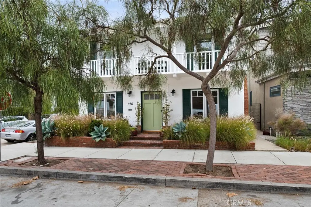Residential Lease for rent at 120 Morningside Drive, Manhattan Beach, Los Angeles County, CA featuring 4 beds and 3 baths
