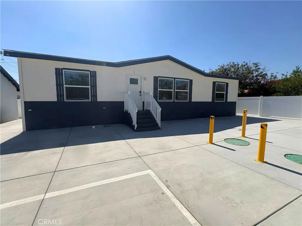Quadruplex for rent at 15356 Merrill 3, Fontana, CA featuring 3 beds and 2 baths