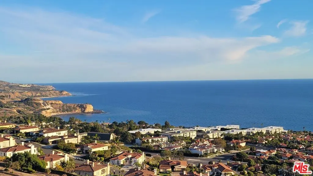 32724 Coastsite Drive 105, Rancho Palos Verdes, CA — listing photo 1