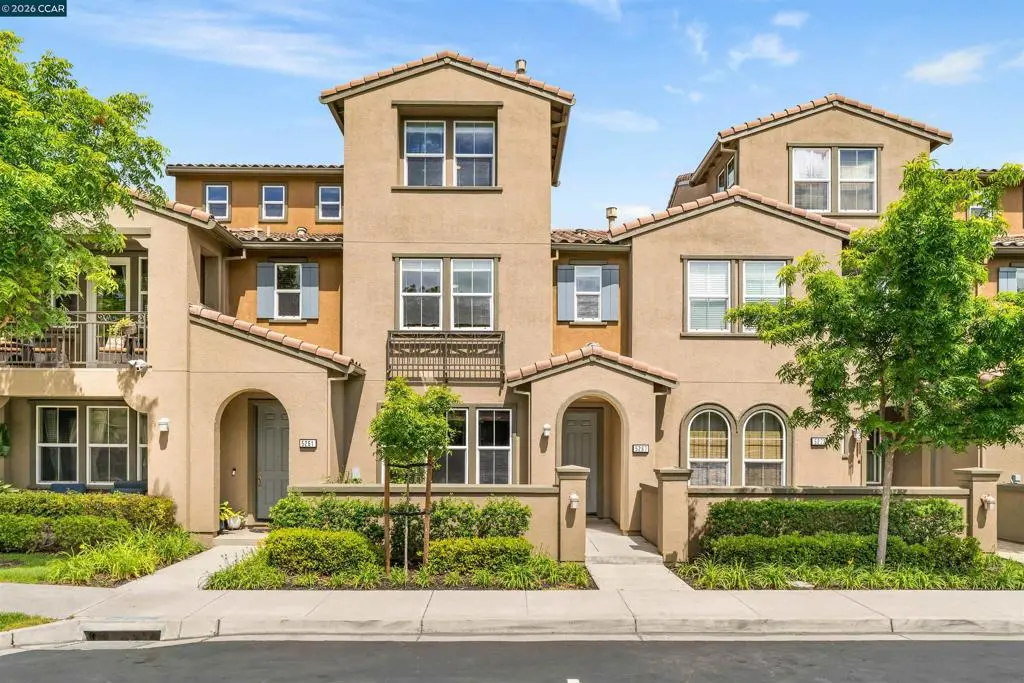 Townhouse for sale at 5267 Fioli Loop, San Ramon, CA featuring 3 beds and 3 baths