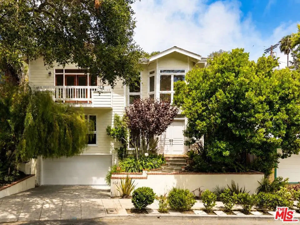 Residential Lease for rent at 454 Sycamore Road, Santa Monica, Los Angeles County, CA featuring 5 beds and 5 baths