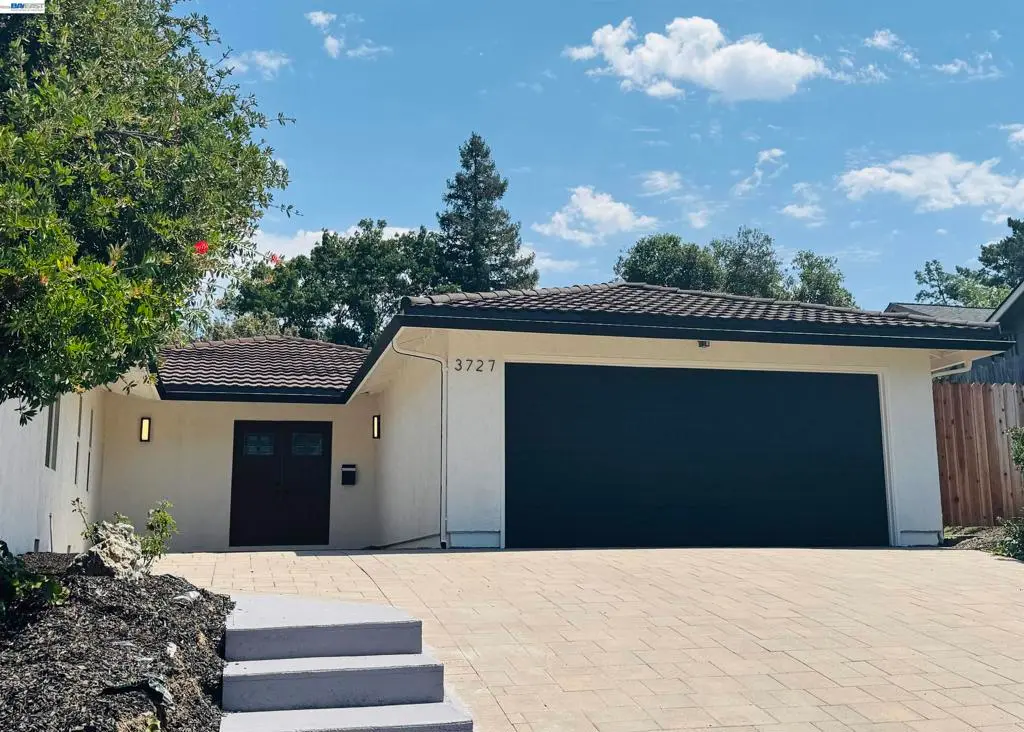 Single Family Residence for sale at 3727 Northridge Dr, Concord, CA featuring 4 beds and 3 baths
