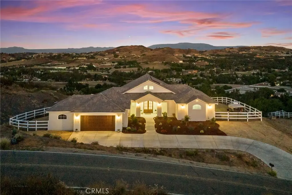 Single Family Residence for sale at 38566 Vista Del Bosque, Murrieta, CA featuring 3 beds and 3 baths