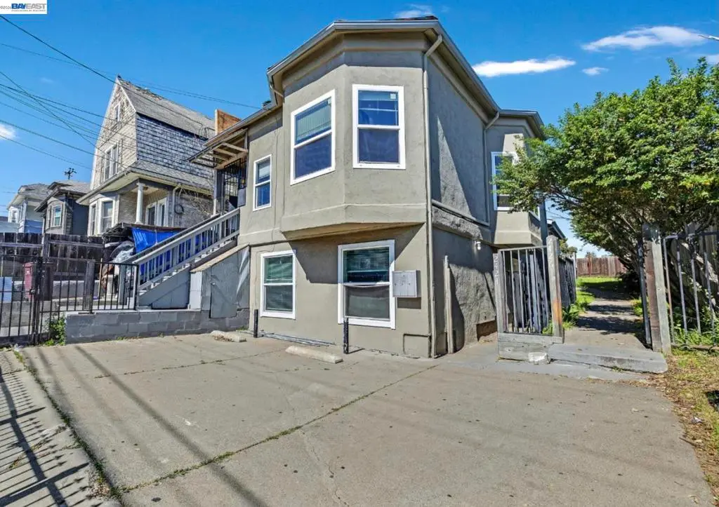 Duplex for rent at 2424 E 24th Street, Oakland, CA featuring 4 beds and 2 baths