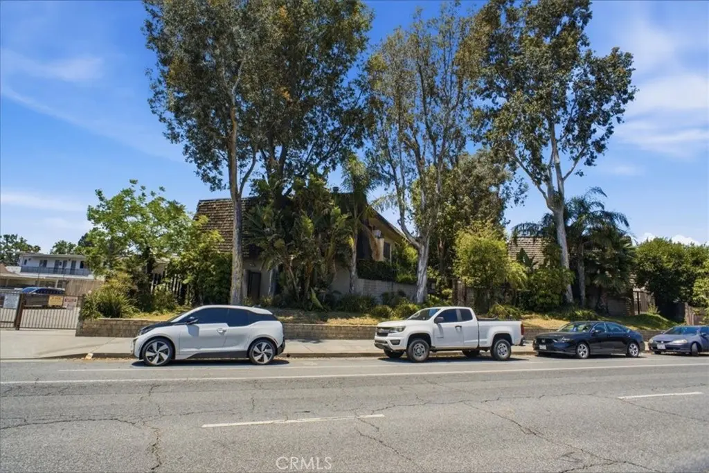 8641 Glenoaks Boulevard 225, Sun Valley, CA — listing photo 1