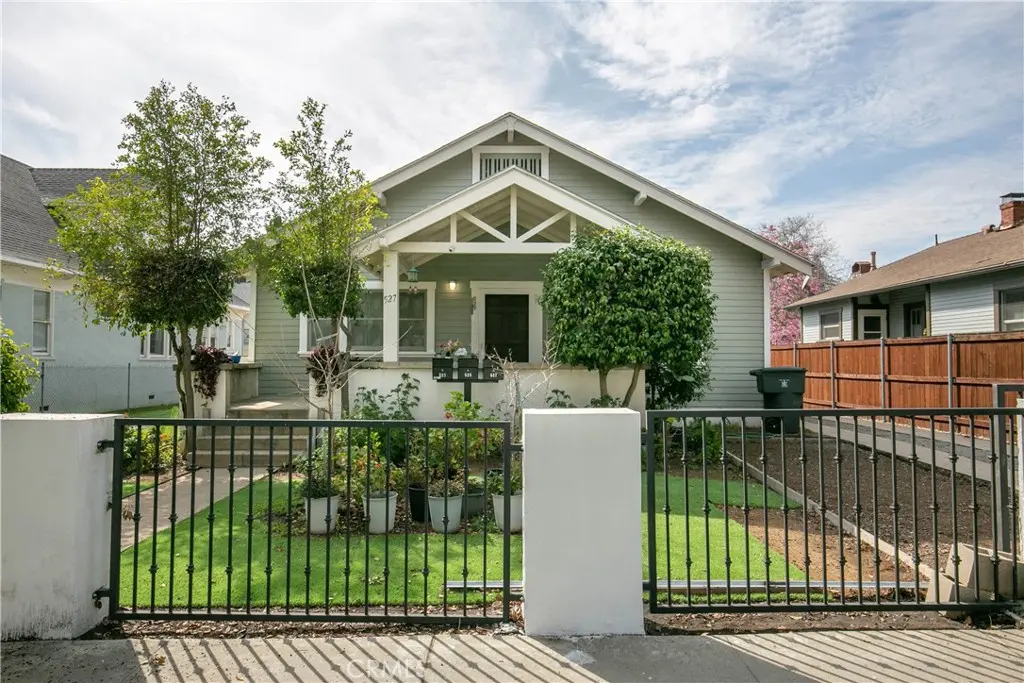Triplex for sale at 523 Lincoln, Pasadena, CA featuring 4 beds and 3 baths