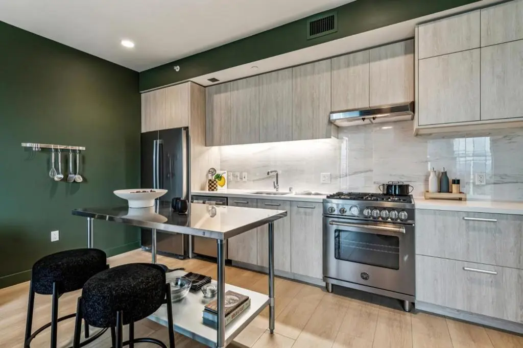 188 W Saint James Street 11010, San Jose, CA — listing photo 1