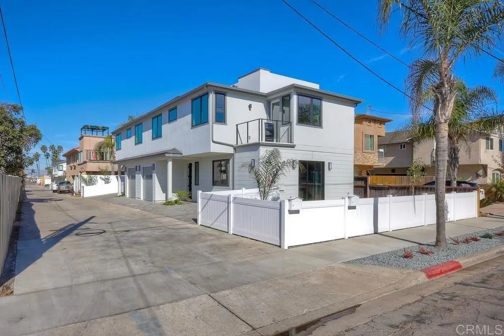 Condominium for rent at 124 Donax, San Diego, CA featuring 3 beds and 3 baths