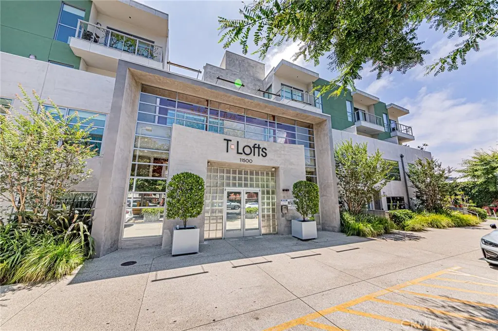 Condominium for sale at 11500 Tennessee 103, Los Angeles, CA featuring 2 beds and 2 baths