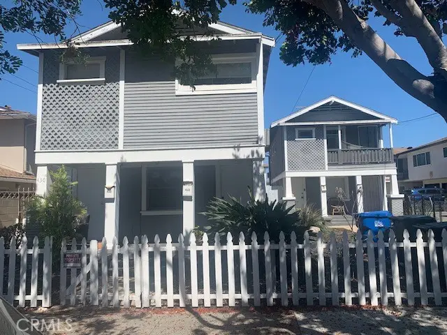Duplex for rent at 428 Almond Ave, Long Beach, CA featuring 2 beds and 1 bath