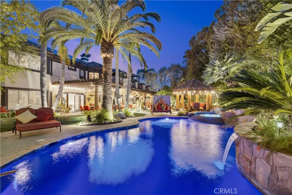 Single Family Residence for sale at 5481 Collingwood, Calabasas, CA featuring 6 beds and 7 baths