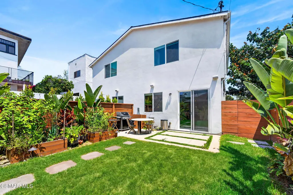 Single Family Residence for sale at 1135 N Commonwealth Avenue, Los Angeles, CA featuring 3 beds and 3 baths