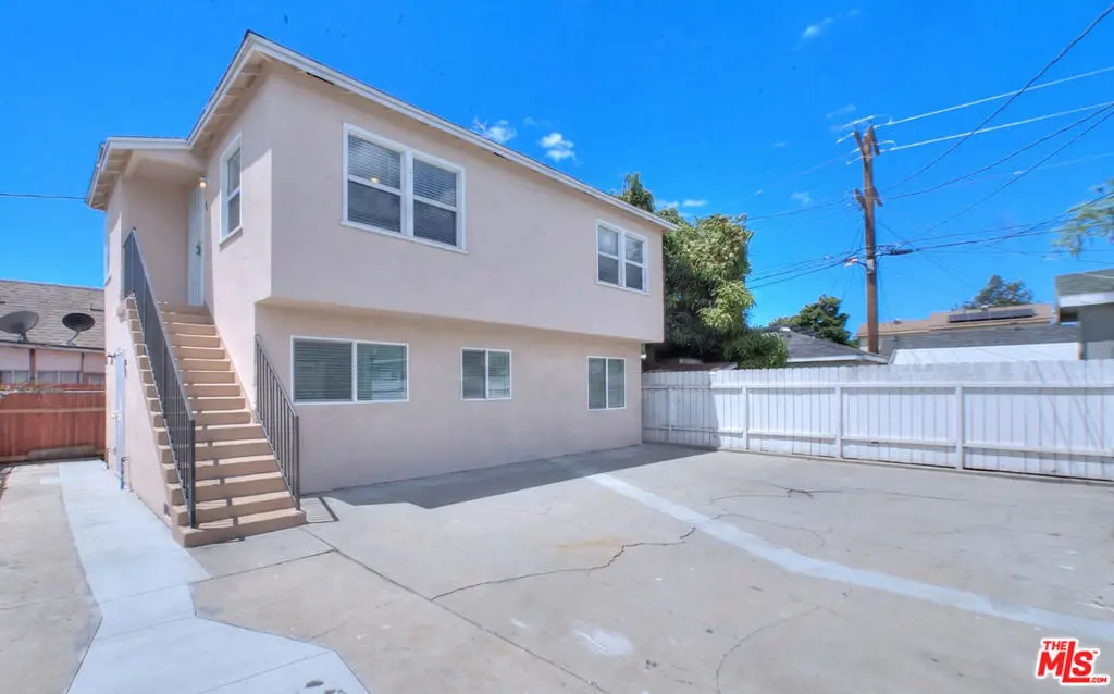 Residential Lease for rent at 2820 Liberty Boulevard C, South Gate, Los Angeles County, CA featuring 2 beds and 1 bath