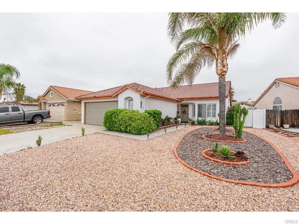 Single Family Residence for sale at 2971 Pembroke, Hemet, CA featuring 3 beds and 2 baths