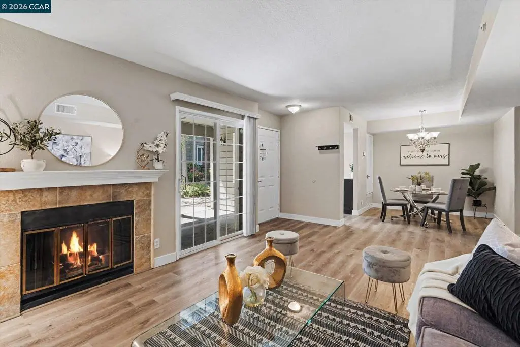 Condominium for sale at 485 Canyon Oaks Dr J, Oakland, CA featuring 2 beds and 3 baths