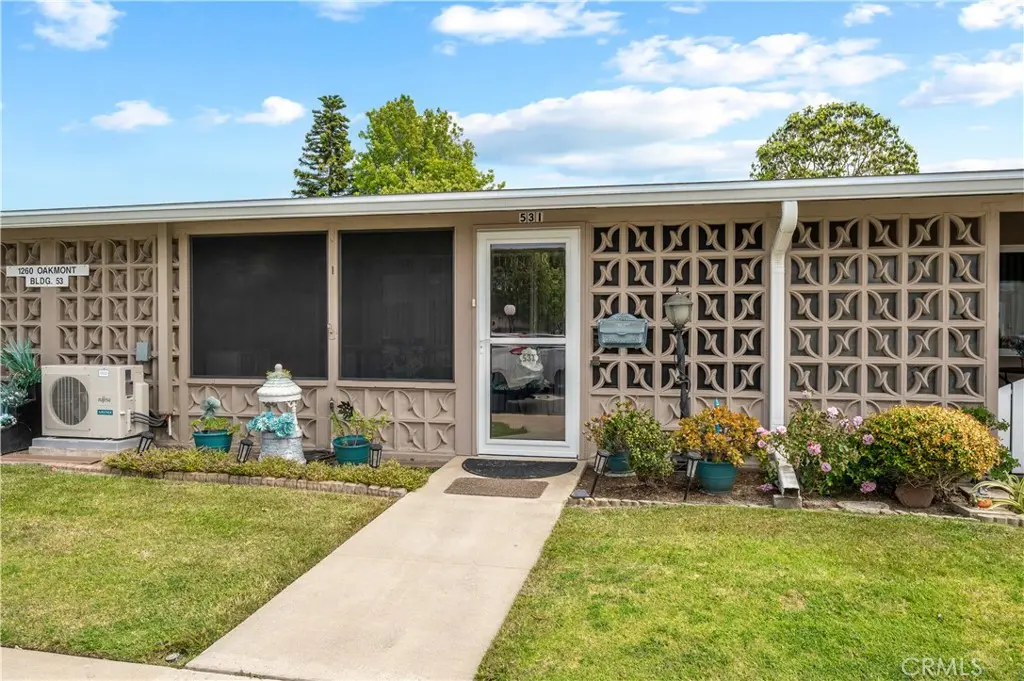 Stock Cooperative for sale at 1260 Oakmont Road 53i, Seal Beach, CA featuring 1 bed and 1 bath