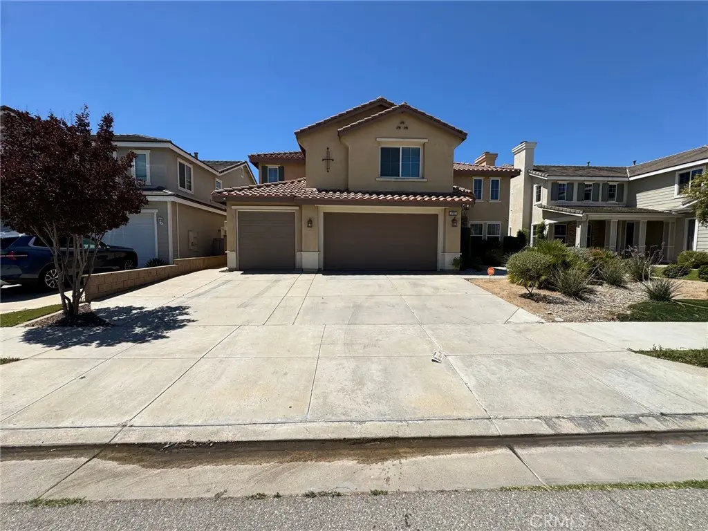 Residential Lease for rent at 32023 Cottage Glen Drive, Lake Elsinore, Riverside County, CA featuring 5 beds and 4 baths