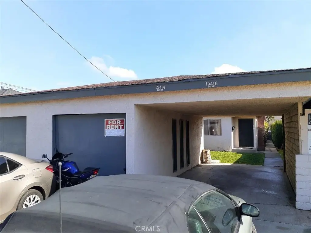 Duplex for rent at 15414 Larch, Lawndale, CA featuring 3 beds and 2 baths