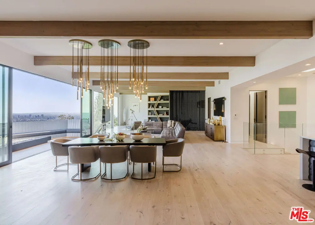 Residential Lease for rent at 8842 Evanview Drive, Los Angeles, Los Angeles County, CA featuring 3 beds and 4 baths