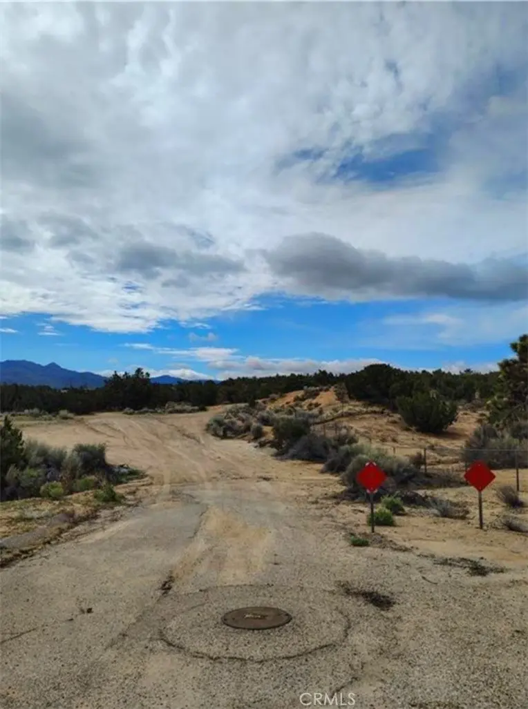 0 Oxford, Hesperia, CA — listing photo 1