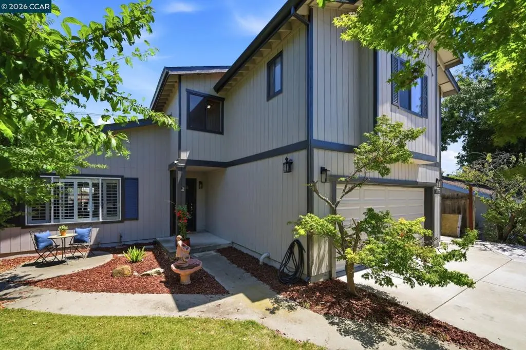 Single Family Residence for sale at 3611 Sun View Ct, Concord, CA featuring 4 beds and 3 baths