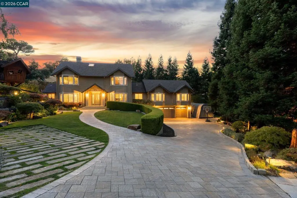 Single Family Residence for sale at 965 Elwyn Place, Danville, CA featuring 5 beds and 3 baths