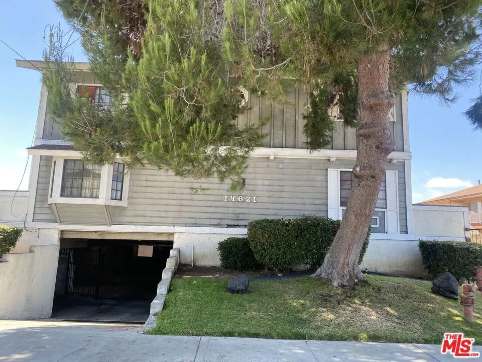 Condominium for sale at 14621 S Berendo Avenue 7, Gardena, CA featuring 3 beds and 3 baths