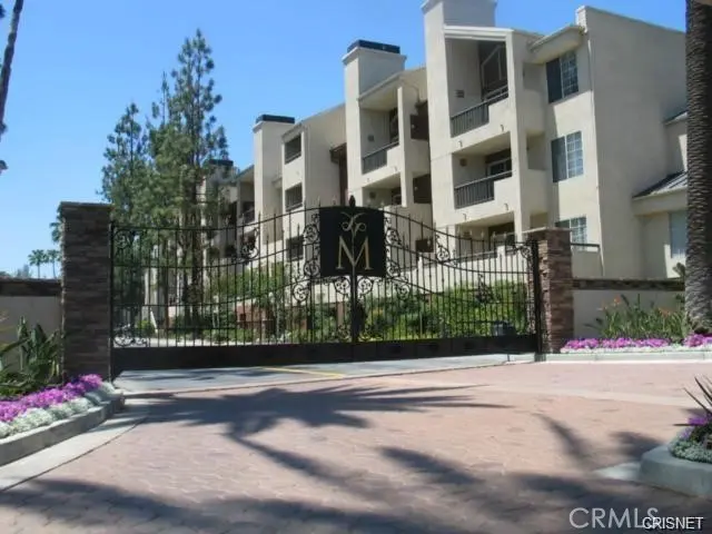 5520 Owensmouth Avenue 313, Woodland Hills, CA — listing photo 1