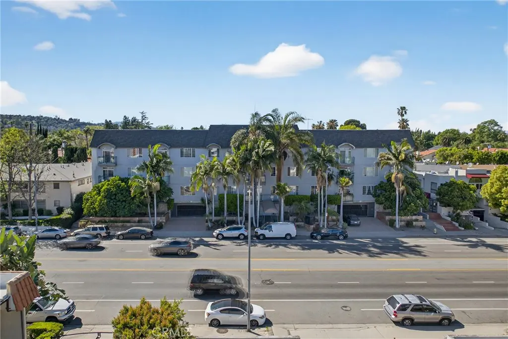 4441 Woodman Avenue 107, Sherman Oaks, CA — listing photo 1