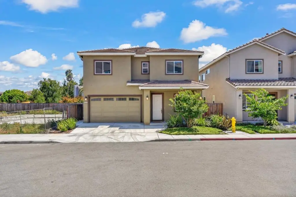 Single Family Residence for sale at 117 Bundeson Circle, Hollister, CA featuring 5 beds and 3 baths