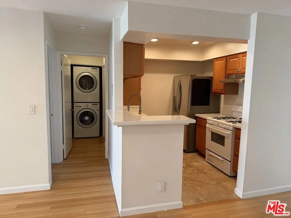 Condominium for sale at 1118 Valencia Street 219, Los Angeles, CA featuring 1 bed and 1 bath