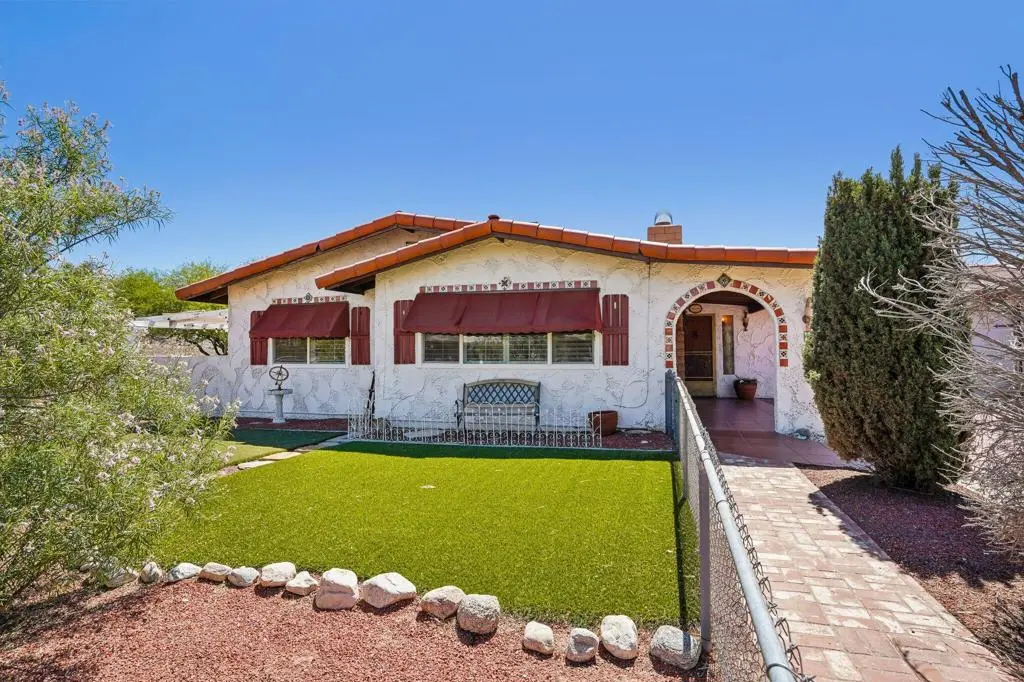 6817 Warren Vista Avenue, Yucca Valley, CA — listing photo 1