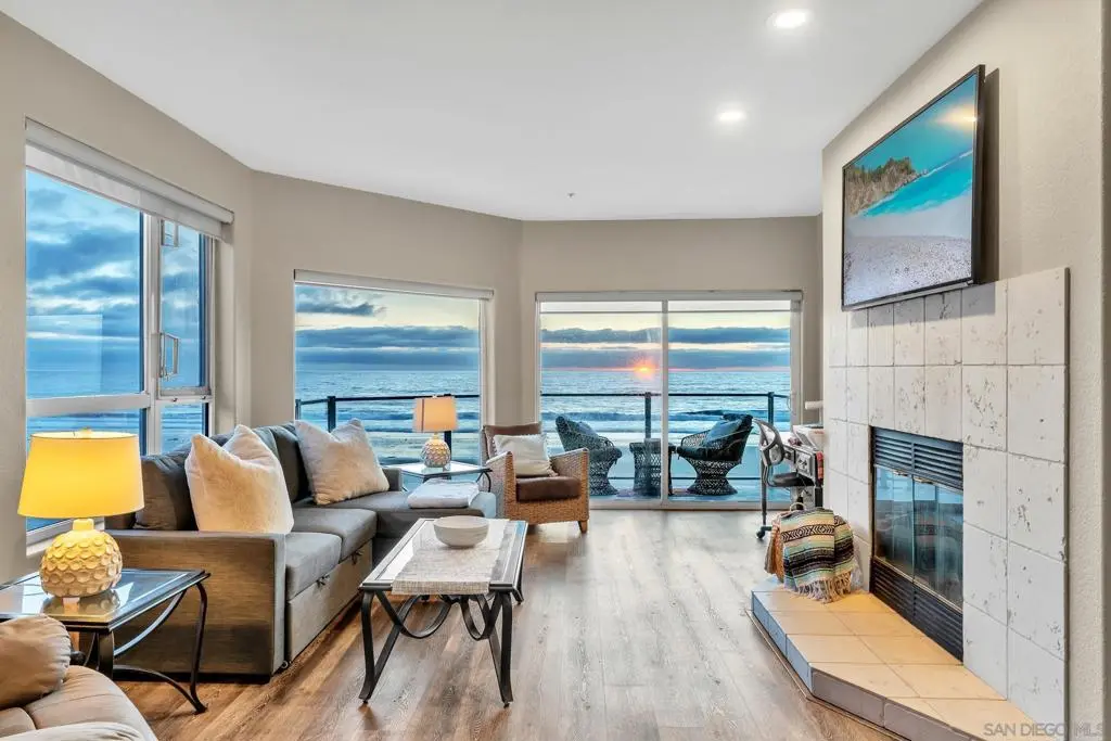 1362 Seacoast Dr F, Imperial Beach, CA — listing photo 1