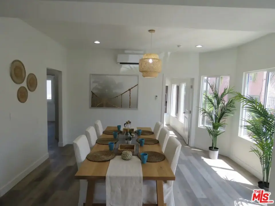 Residential Lease for rent at 1587 W 35th Place, Los Angeles, Los Angeles County, CA featuring 6 beds and 3 baths