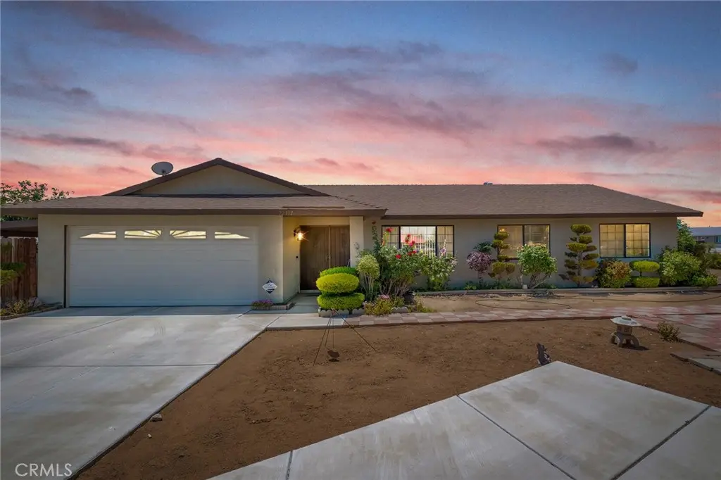 22117 Cholena, Apple Valley, CA — listing photo 1