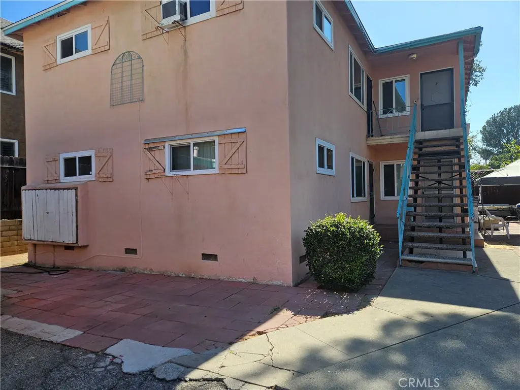 Residential Lease for rent at 285 N Holliston 1, Pasadena, Los Angeles County, CA featuring 1 bed and 1 bath
