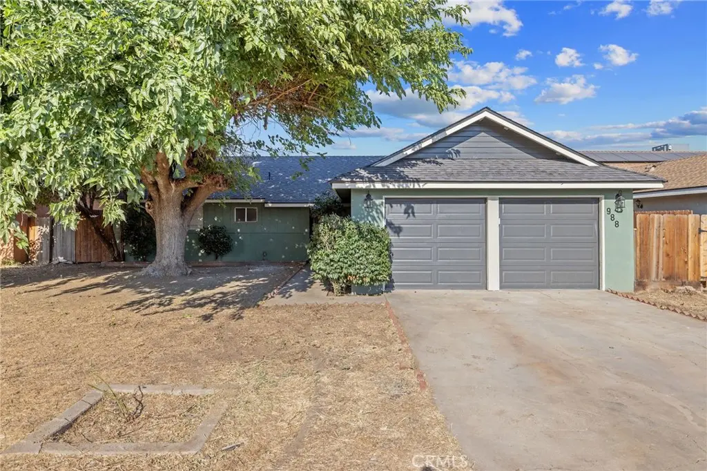 Single Family Residence for sale at 988 Laurel, Lindsay, CA featuring 3 beds and 2 baths