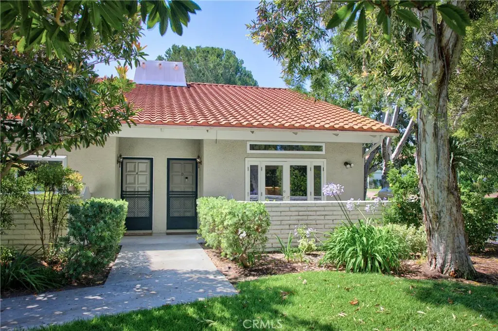 824 Via Alhambra D, Laguna Woods, CA — listing photo 1