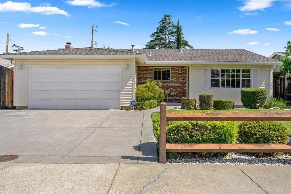 Single Family Residence for sale at 1001 W Latimer Avenue, Campbell, CA featuring 3 beds and 2 baths