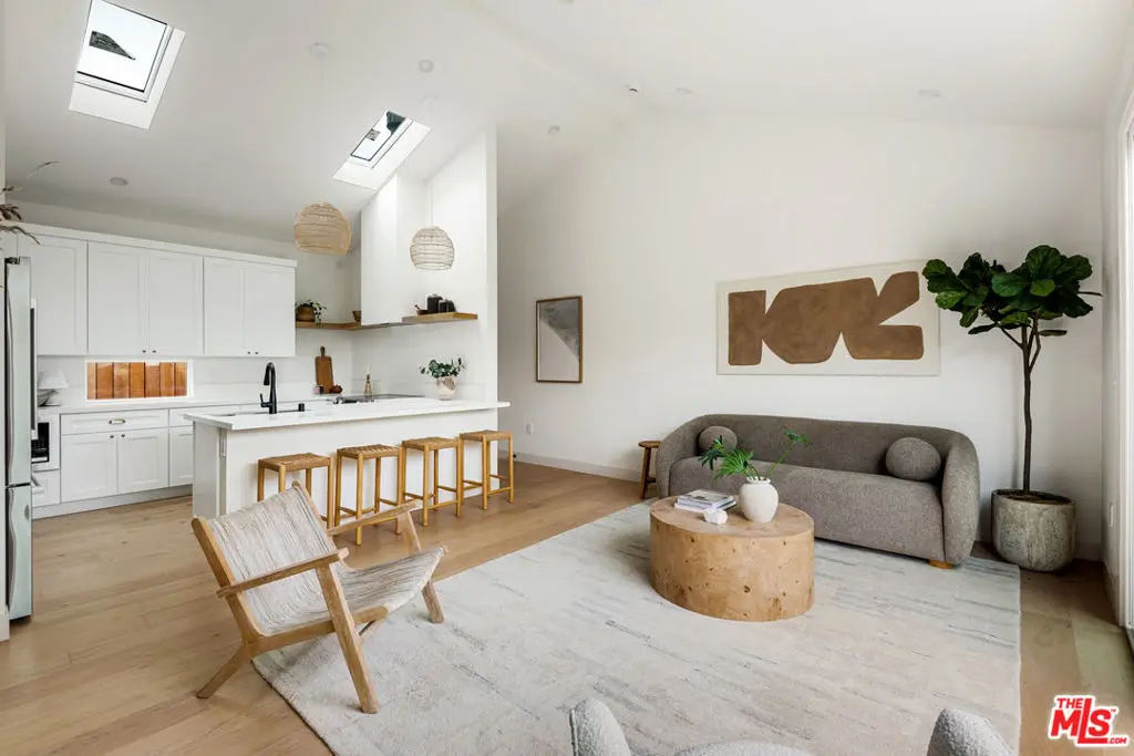 Residential Lease for rent at 11838 Juniette, Culver City, CA featuring 2 beds and 2 baths