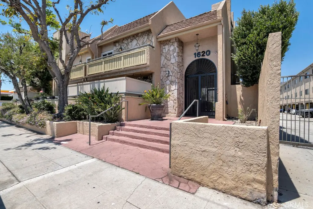 1620 N San Fernando 52, Burbank, CA — listing photo 1