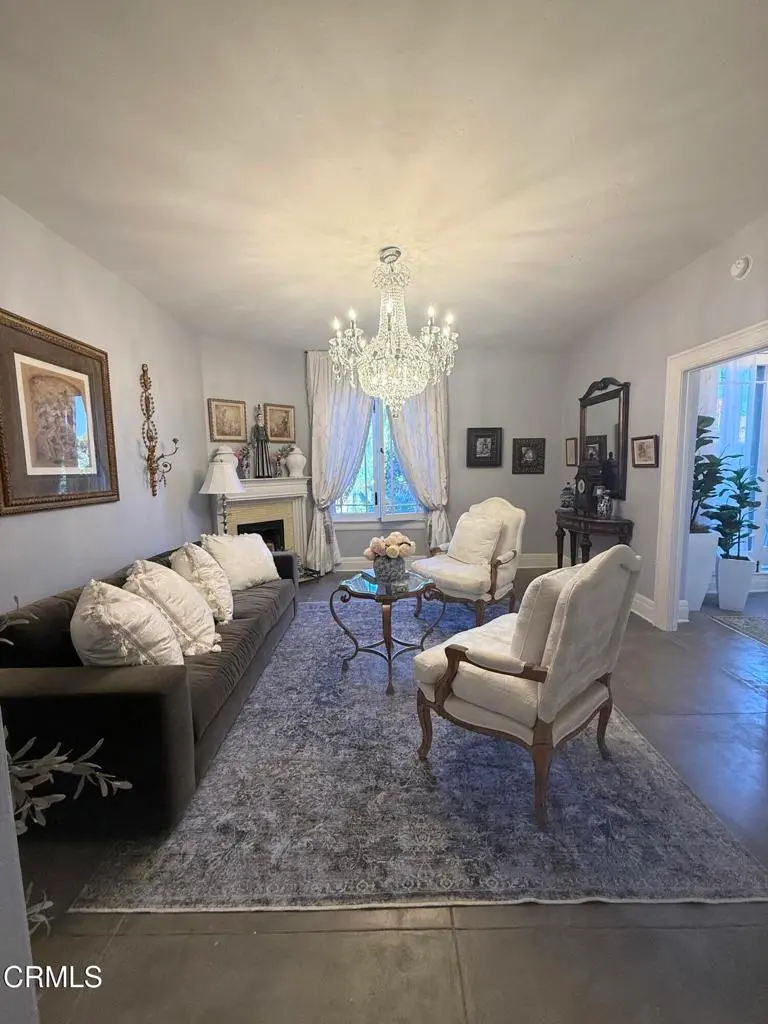 Residential Lease for rent at 99 S Raymond Avenue 206, Pasadena, Los Angeles County, CA and 1 bath