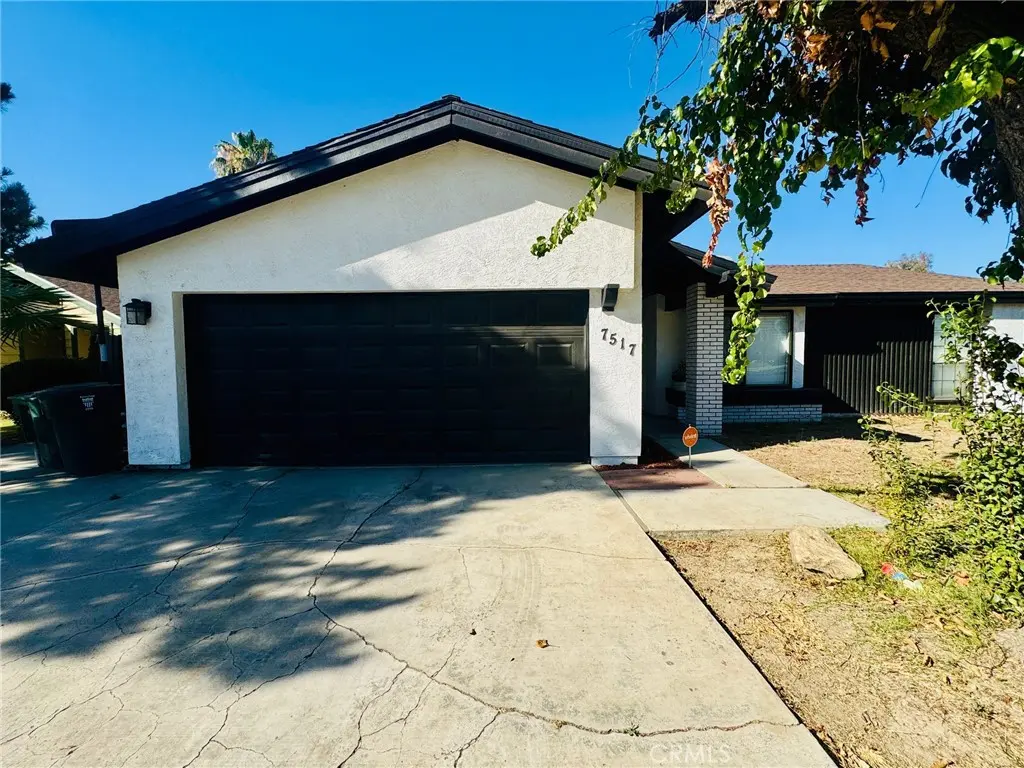 7517 Hachita Court, Bakersfield, CA — listing photo 1
