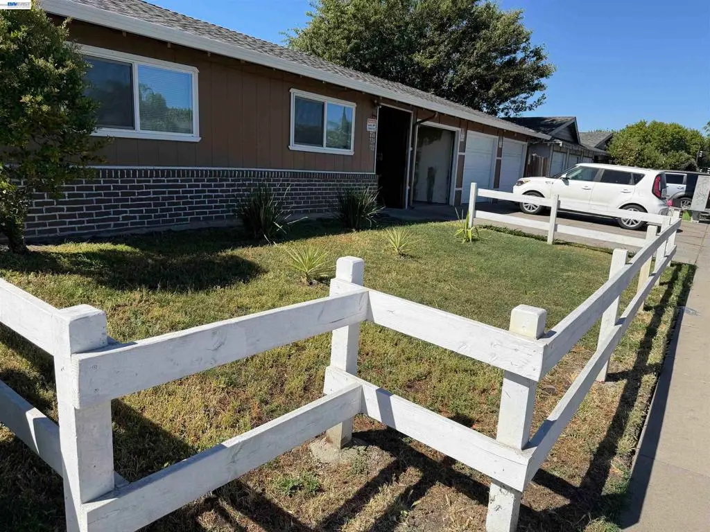 Triplex for sale at 722 E Swain Rd, Stockton, CA