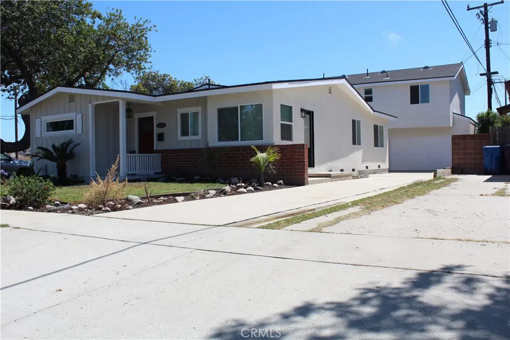 Single Family Residence for sale at 2371 Stearnlee, Long Beach, CA featuring 5 beds and 4 baths