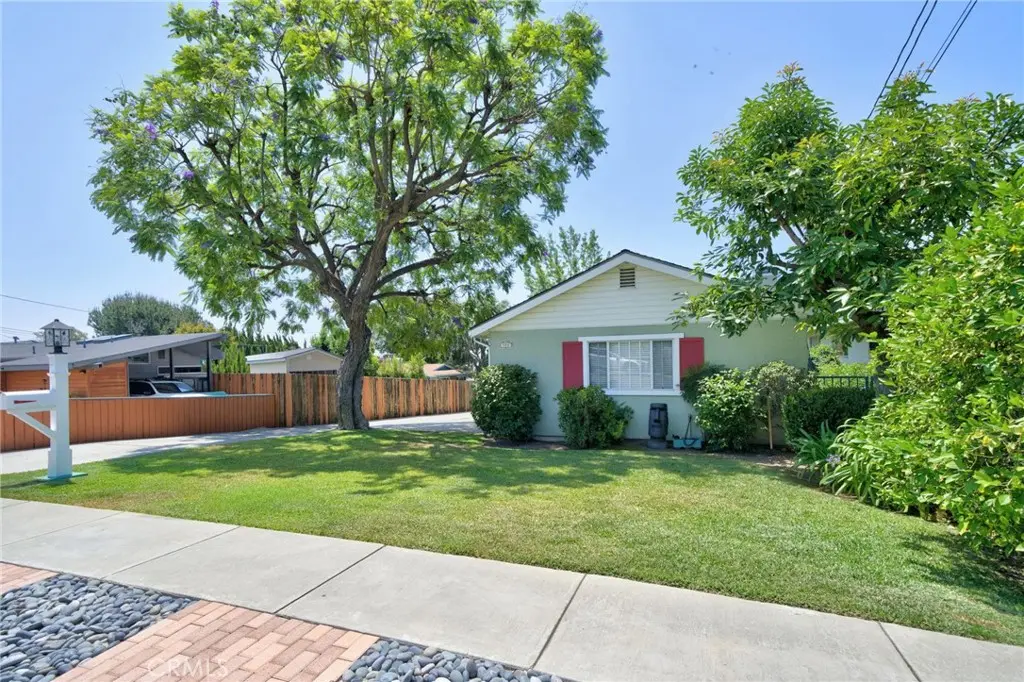 Single Family Residence for sale at 300 W Laurel Avenue, Sierra Madre, CA featuring 3 beds and 2 baths