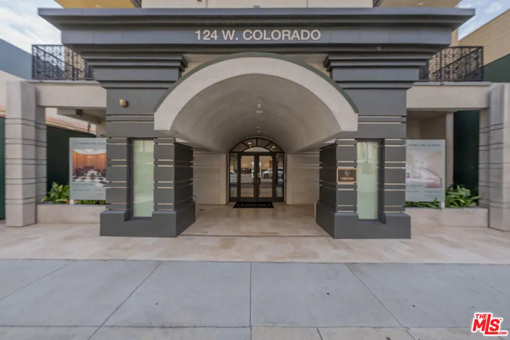Residential Lease for rent at 124 W Colorado 105, Glendale, Los Angeles County, CA featuring 1 bed and 1 bath