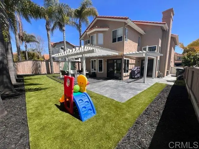 Single Family Residence for sale at 1967 Spanish Oak Way, Vista, CA featuring 3 beds and 3 baths